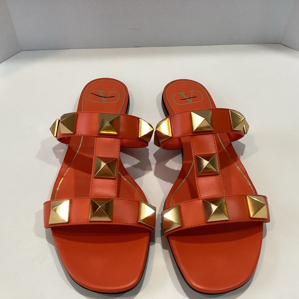 VALENTINO GARAVANI ORANGE ROCKSTUD SLIDE SANDALS - Picture 4 of 8